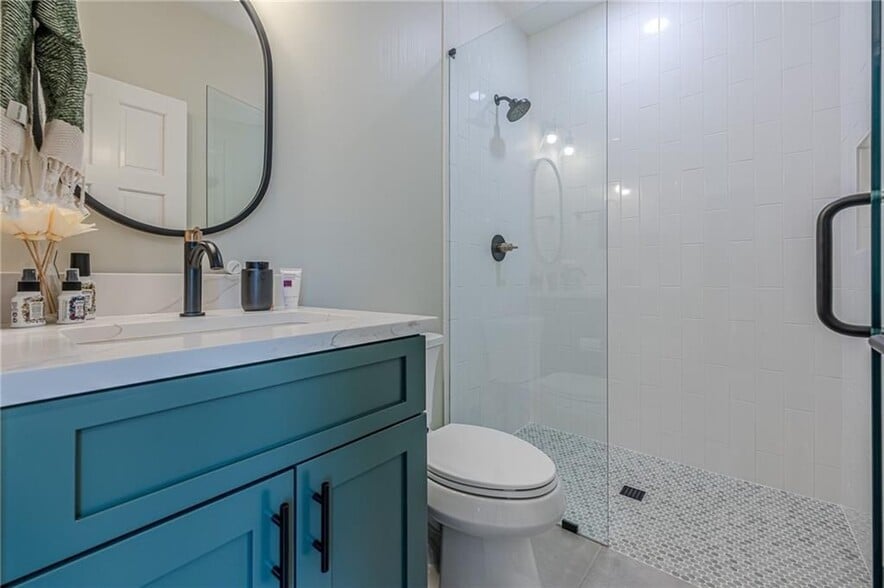 Building Photo - 4562 Columns Dr SE