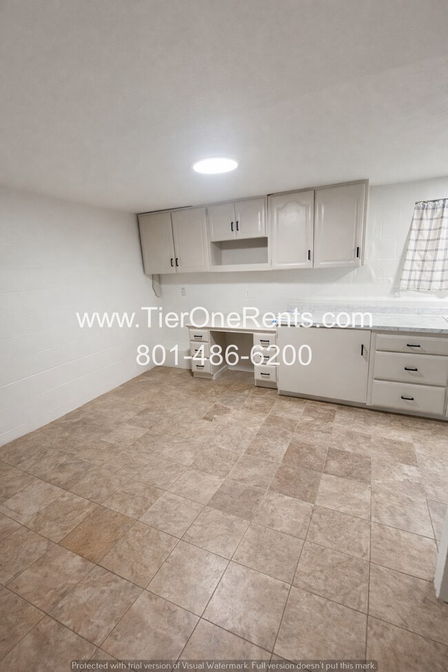 Building Photo - NO DEPOSIT option available for qualified renters with Obligo.