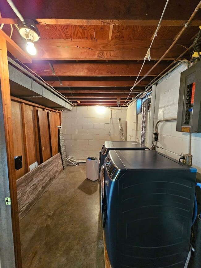 Building Photo - South Shores! 3 Bed, 1.5 bath
