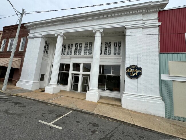 Building Photo - Banker's Loft - Furnished Lofts in Eden