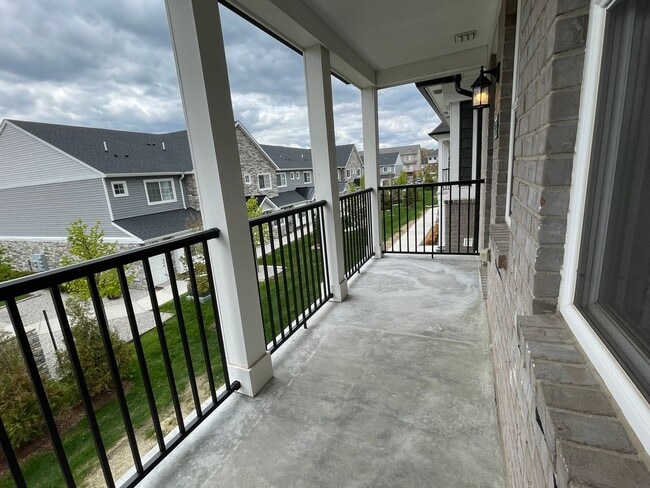 Building Photo - Shelby Township-Newer 2-bedroom, 2-bath condo with Balcony & Garage