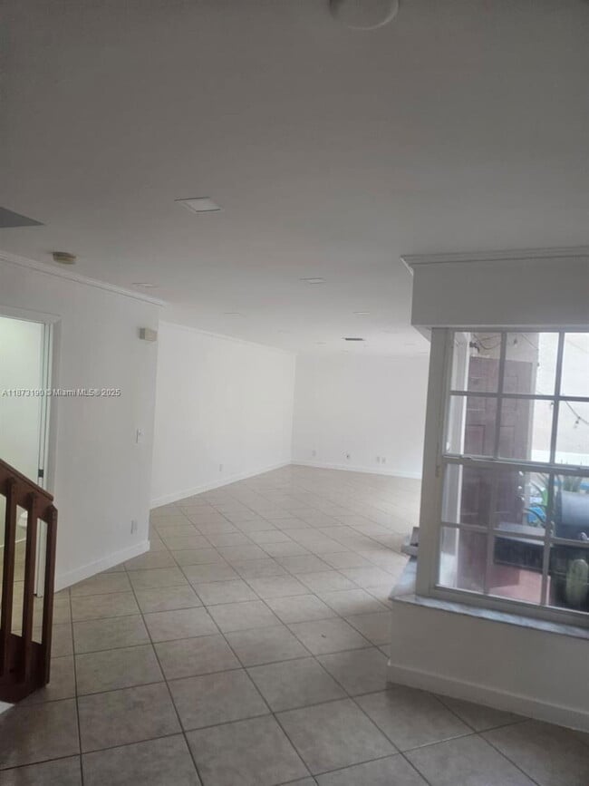 Building Photo - 11047 Longboat Dr