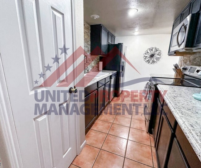 Building Photo - Furnished 3 bedroom 2 bath home in Carlsba...