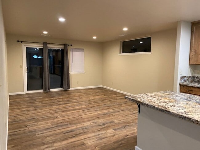 Building Photo - Simply gorgeous 3/2 with 2 car garage, dog...
