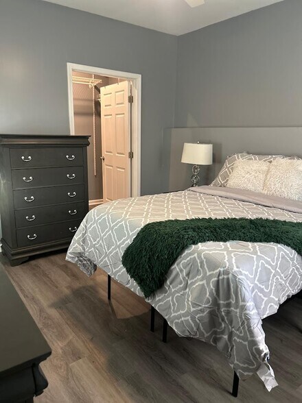 Building Photo - 2602 Glenbrook Ln