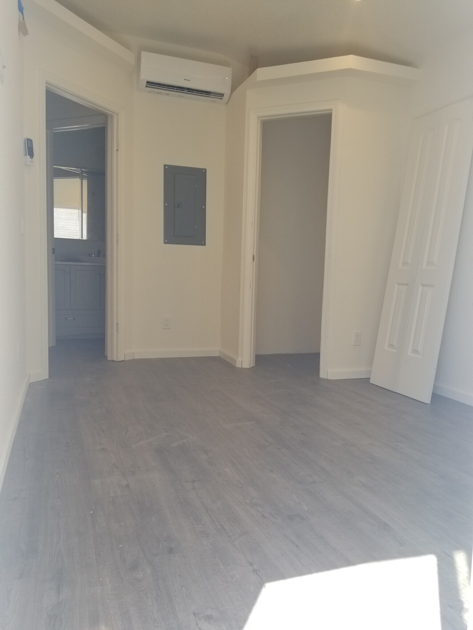 Building Photo - 406 S Laurel St