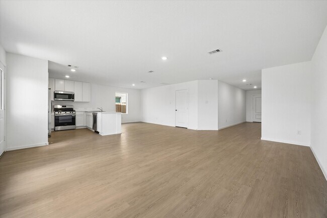 Building Photo - 16847 Spotted Oak Dr