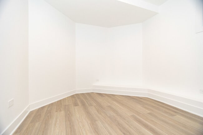 Building Photo - 1723 W Pierce Ave