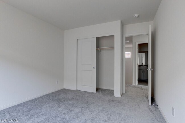 Building Photo - 10944 Meridian Flds Ave