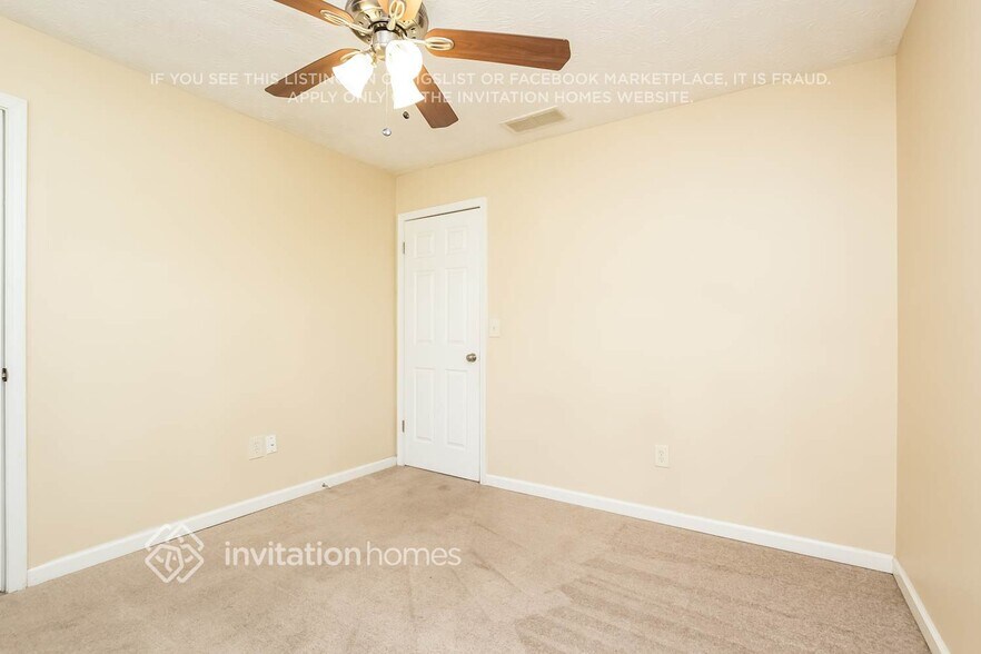 Building Photo - 1835 Red Rose Ln