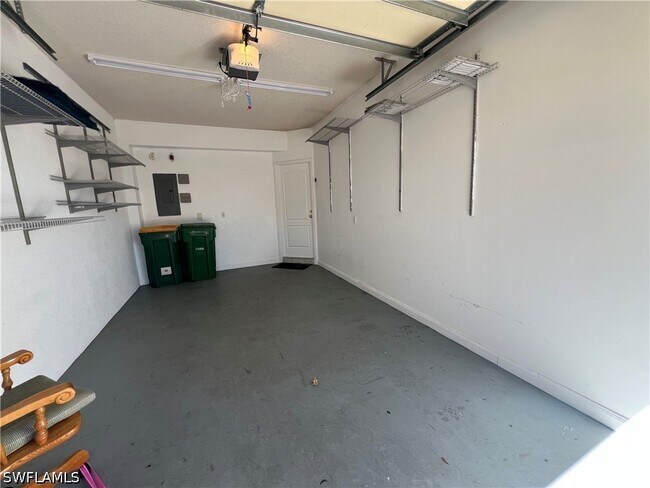 Building Photo - 5365 Cove Cir