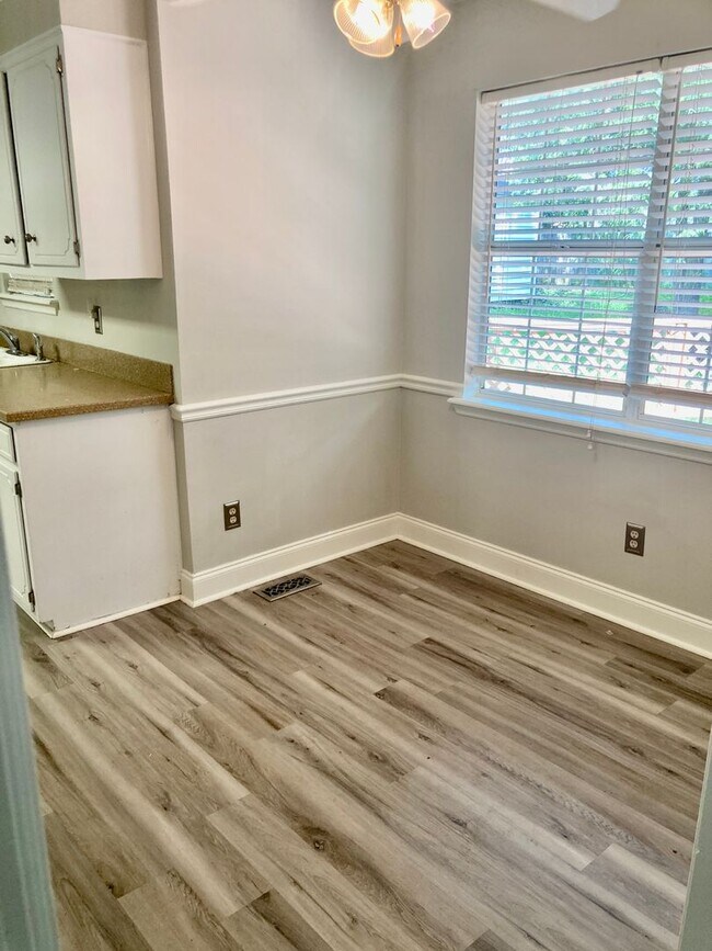Building Photo - 4195 Litchfield Ln