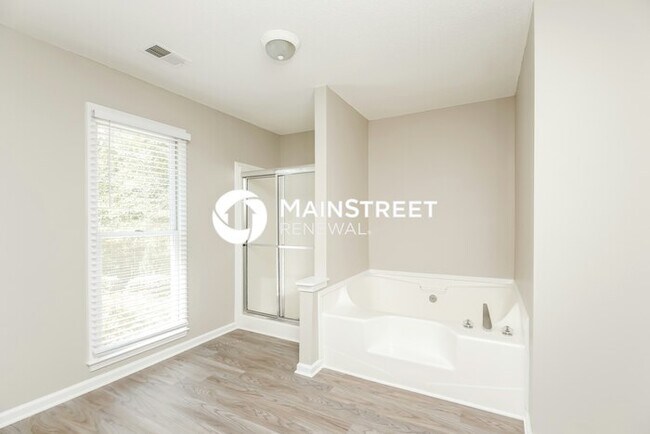 Building Photo - 3 Bedroom Pet-Friendly Home in Douglasville, GA with Main Street Renewal