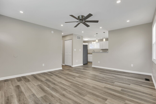 Building Photo - 2817 Woodgrove Dr