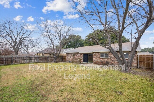 Building Photo - 317 E Grenoble Dr