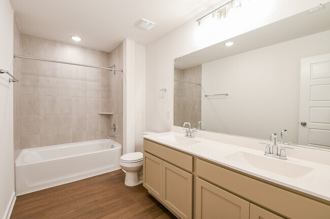 Building Photo - 1642 Birch Wood Dr