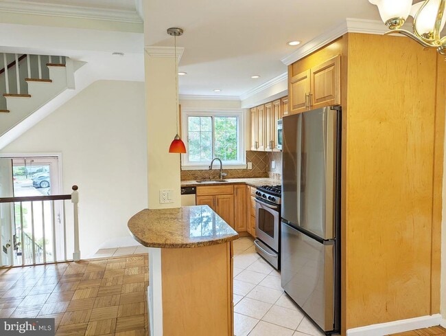 Building Photo - 1602 Ripon Pl