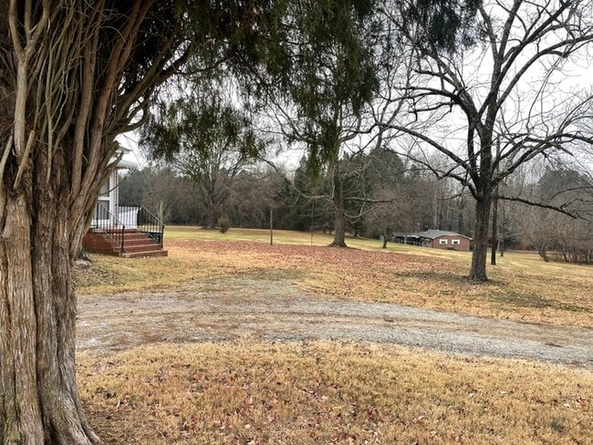 Building Photo - 2417 Statesville Blvd