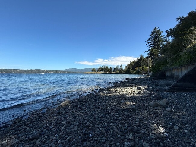 Building Photo - 2209 W Sequim Bay Rd