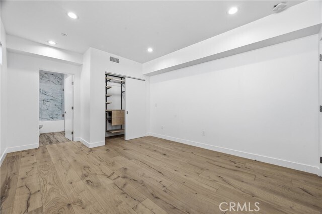 Building Photo - 6565 Pickwick St