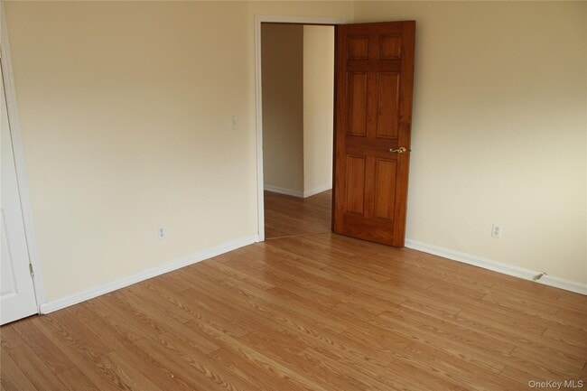 Building Photo - 1 Fishkill Glen Dr