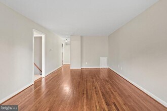 Building Photo - 4511 Holmes Run Pkwy