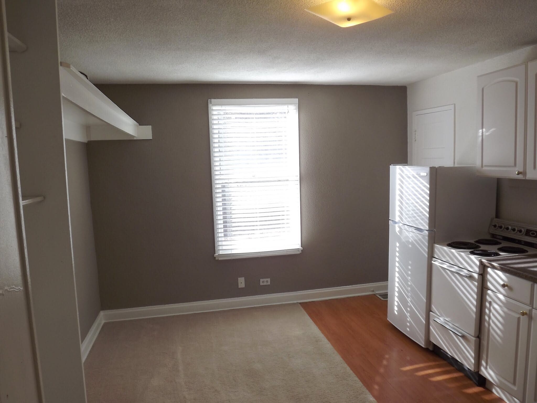 Building Photo - 115 N Park St