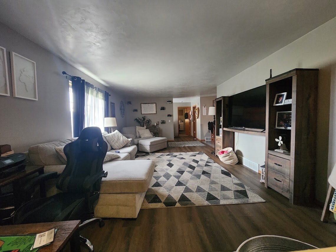 Building Photo - 917 Northwood Dr