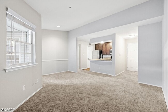 Building Photo - 690 NJ-23