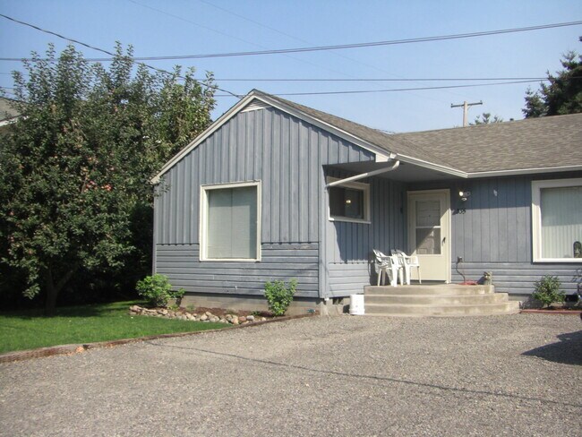 Primary Photo - 2 Bedroom Home in Bethel-Danebo Area
