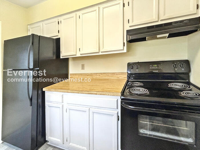 Building Photo - 217 Mimosa Ave