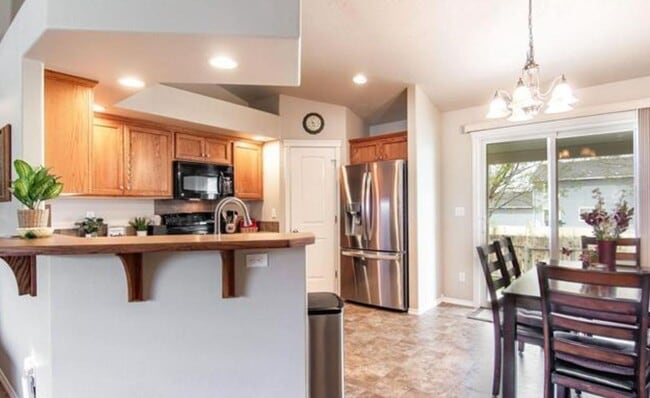 Building Photo - 3 Bed 2 Bath Nampa