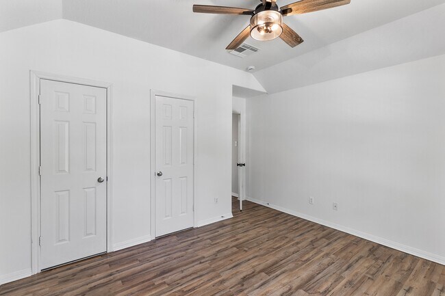 Building Photo - 22012 Royal Timbers Dr