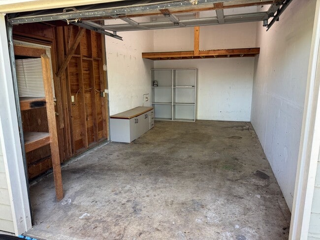Building Photo - Charming 2-bedroom, 1-bath duplex in Springfield, OR