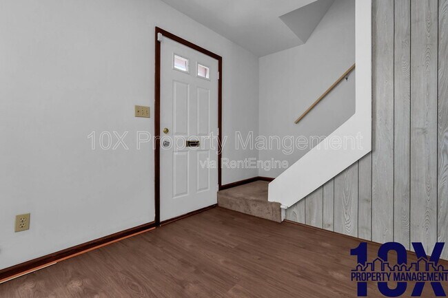 Building Photo - 141 Beacon Run W