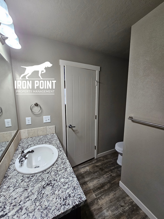 Building Photo - JE911