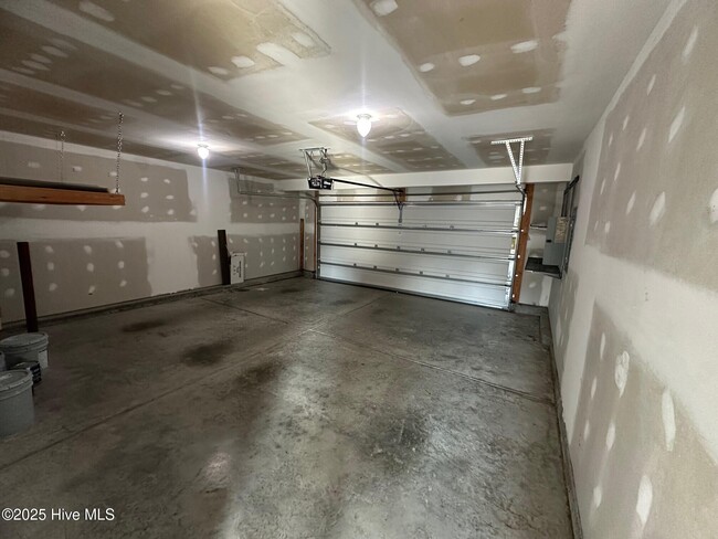 Building Photo - 2443 Kodiak Dr