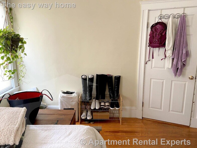 Building Photo - 41 Bay State Ave