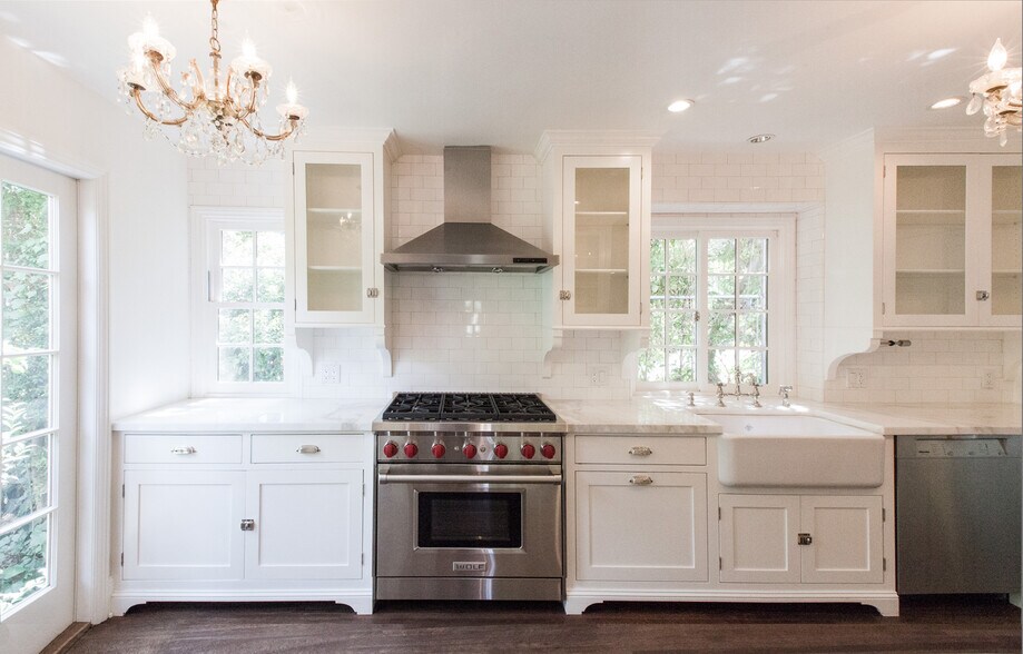 Building Photo - 3915 Benedict Canyon Dr