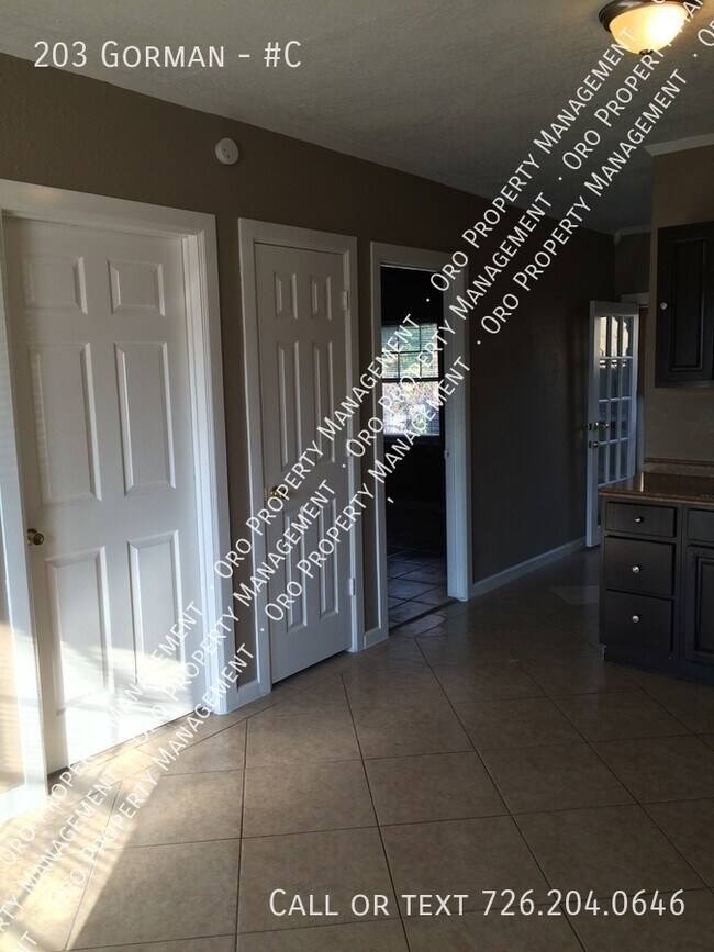 Building Photo - 203 Gorman-#C