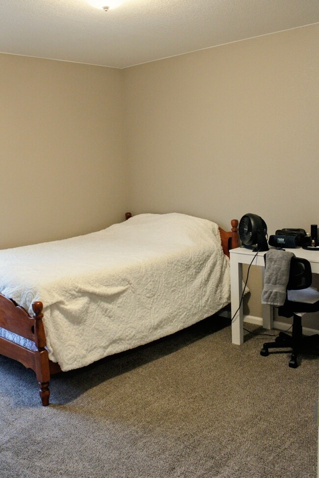 Building Photo - 415 3rd St