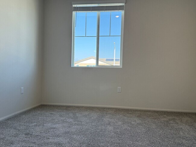 Building Photo - Brand New Luxury 2 story Home