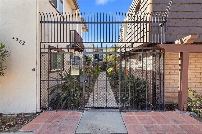Building Photo - 4262 Wilson Ave