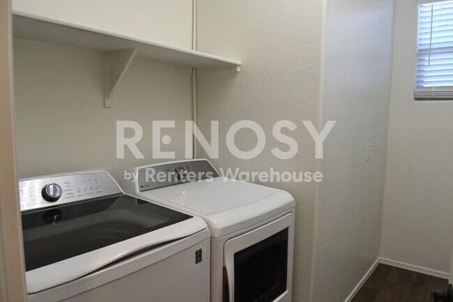 Building Photo - 9449 W Montecito Ave