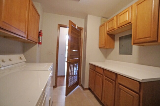 Building Photo - 131 Red Fox Ln
