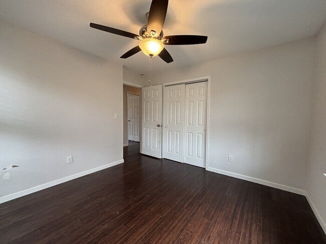 Building Photo - 117 Alma Dr