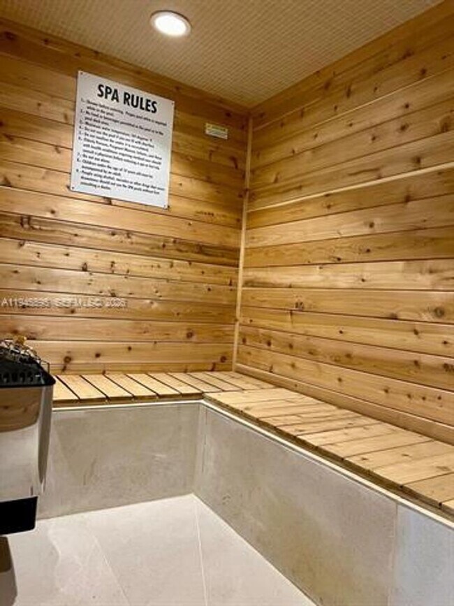 Building Photo - 9821 E Bay Harbor Dr