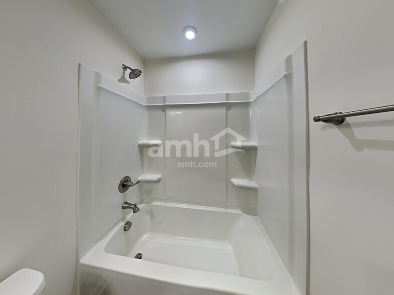 Building Photo - 612 Hamilton Park Dr