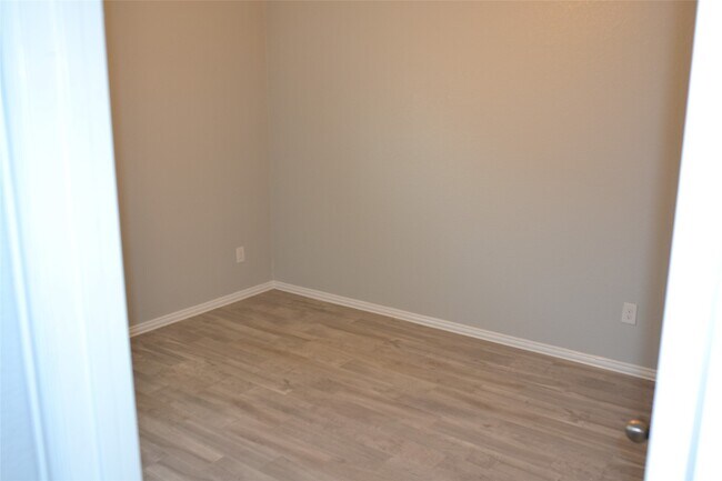 Building Photo - 8435 Chesney Trl