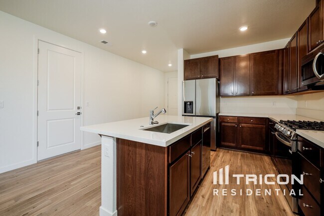 Building Photo - 801 Fire Wheel Dr